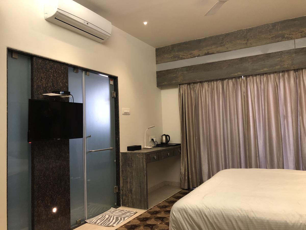 Hotel Sharanam Shegaon Exteriör bild