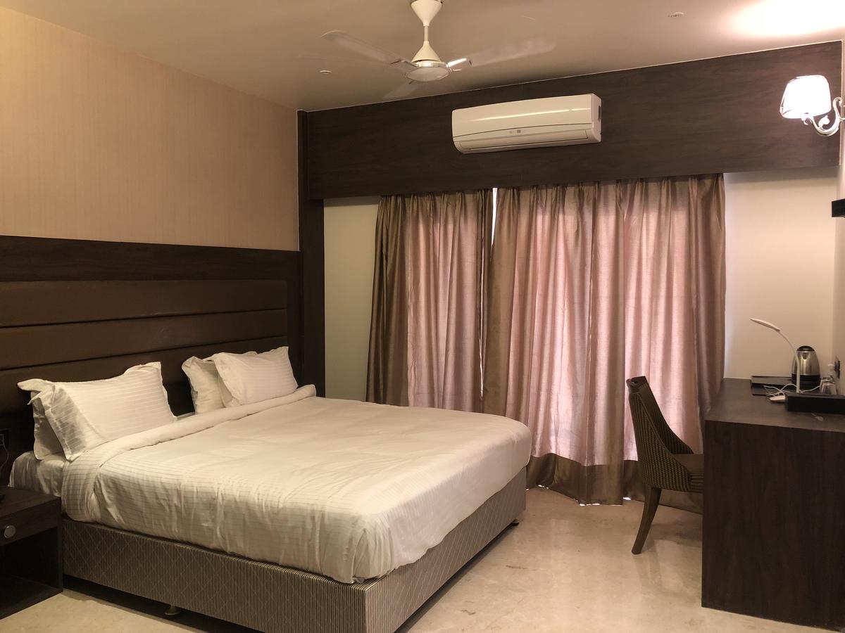 Hotel Sharanam Shegaon Exteriör bild