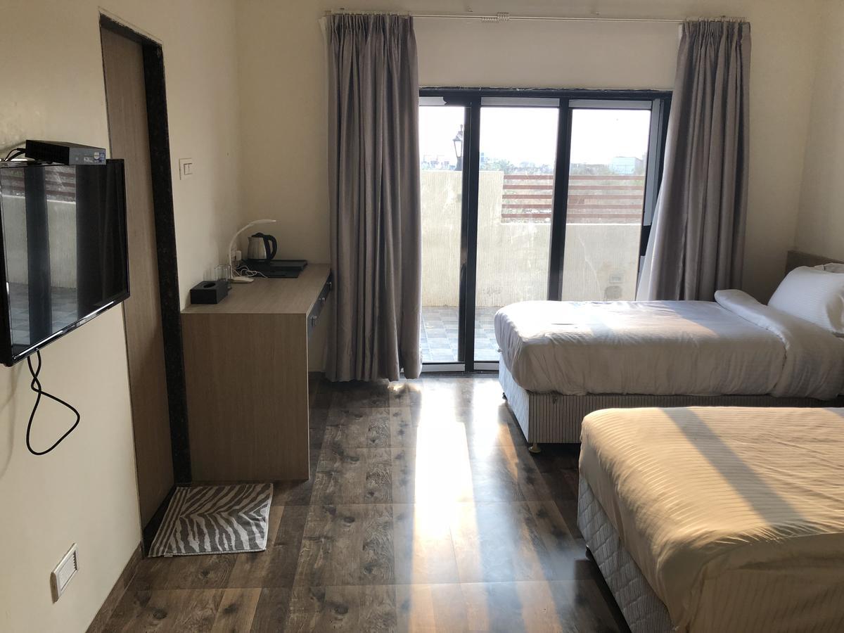 Hotel Sharanam Shegaon Exteriör bild