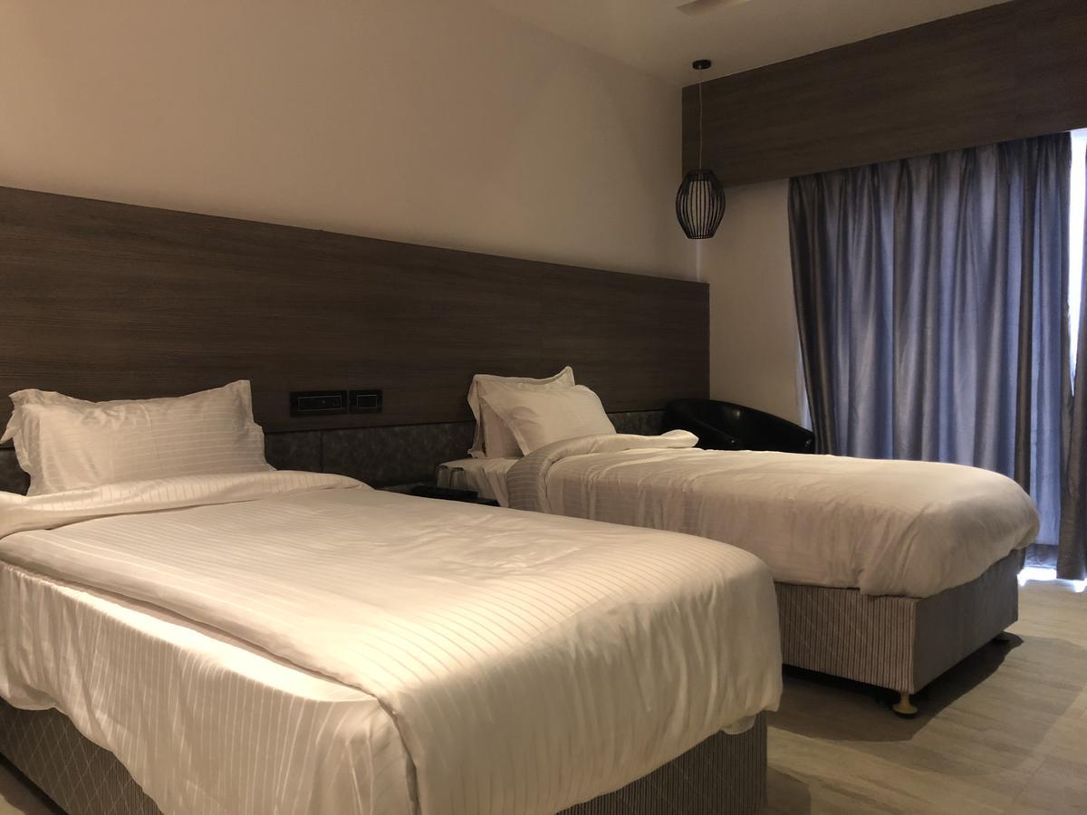 Hotel Sharanam Shegaon Exteriör bild