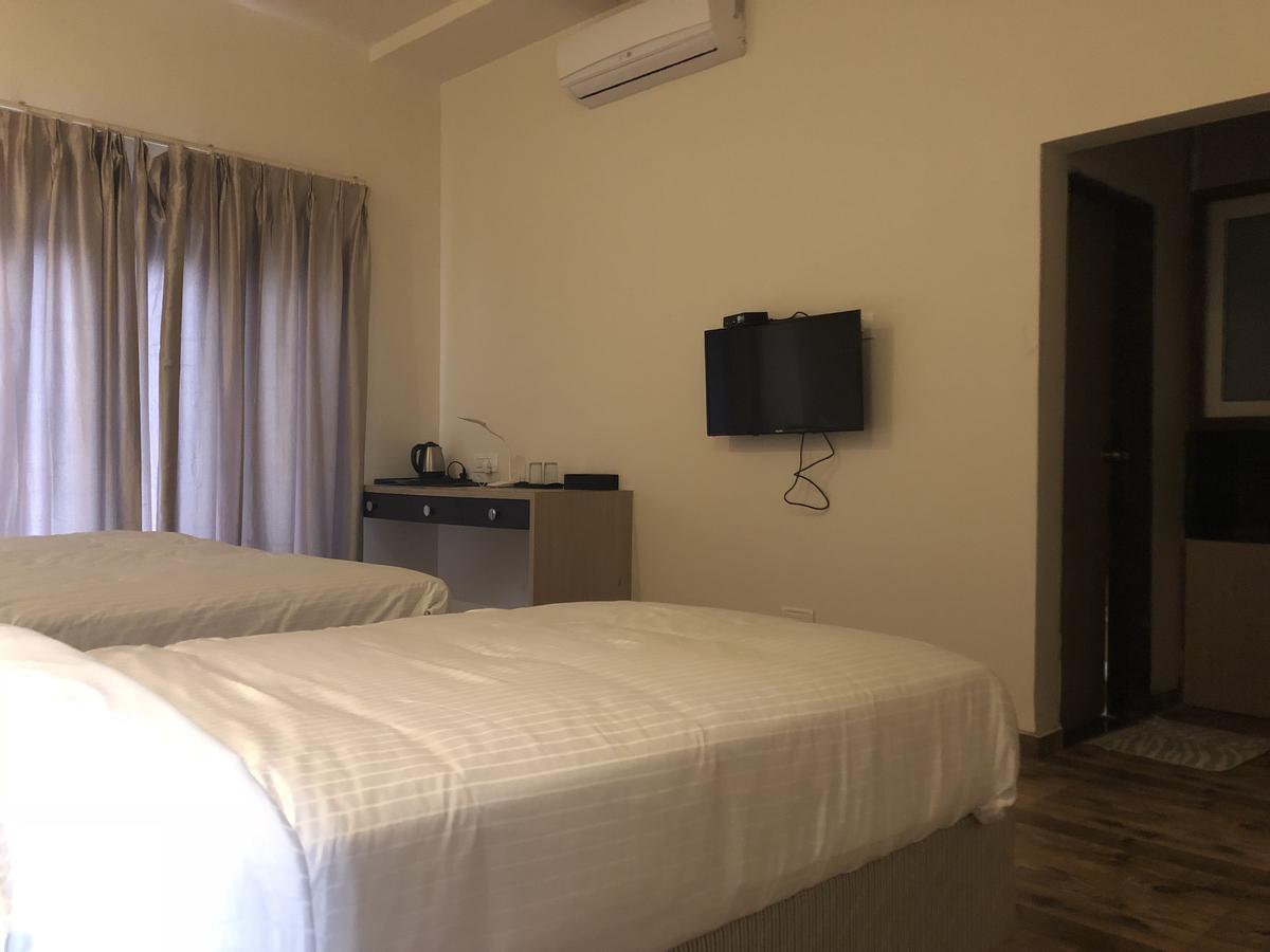 Hotel Sharanam Shegaon Exteriör bild